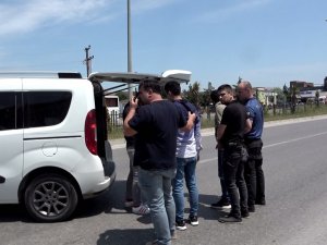 Arazi Anlaşmazlığı Olan Akrabasının Aracına Pompalı Tüfekle Ateş Etti