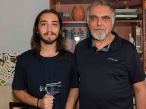 Anadolu Üniversitesi Öğrencileri Uluslararası Film Festivali’nden Ödüllerle Döndü