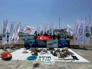 Göcek’te Deniz Dibi Temizliği Yapıldı