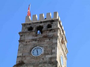 Tarihi Saat Kulesinin Restorasyonunda Orijinal Saatinin Yerinde Başka Saat Tespit Edildi