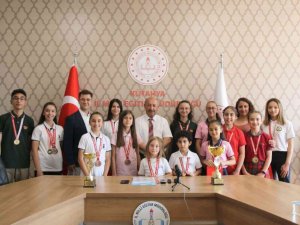 Müdür Başyiğit, Dereceye Giren Karate-do Öğrencilerini Kabul Etti