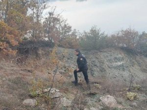 Ormanlık Alanda Bulunan Cesette ’Kayıp Polis’ Şüphesi