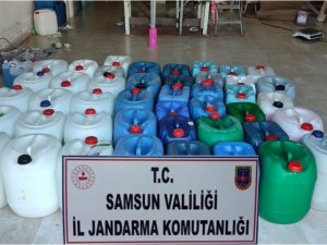 Merdiven Altı 2 Bin 961 Litre Kimyevi Sıvı Ele Geçirildi