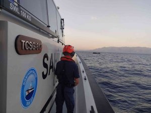 İ̇zmir Açıklarında 62 Düzensiz Göçmen Kurtarıldı
