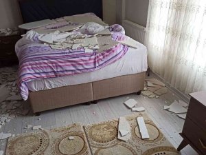 Başkentte Dökülen Tavan Bina Sakinlerini Can Derdine Düşürdü