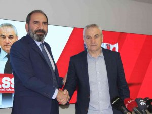 Rıza Çalımbay Resmi Sözleşmeyi İmzaladı