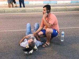 Sağlıkçıdan İzinde Vefa Örneği, Yaralıya Müdahale Etti, Tişörtünü Üzerine Örttü