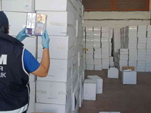 İ̇zmir’de Sigara Kaçakçılarına Operasyon: 37 Milyon Makaron Ele Geçirildi