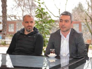 Bursaspor’da Teknik Direktör Belirsizliği Sürüyor