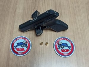 Şüpheli Şahsın Üzerinde Silah Ele Geçirildi