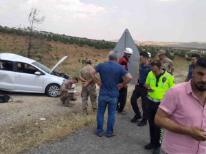 Kum Yüklü Tır Otomobille Çarpıştı: 6 Yaralı