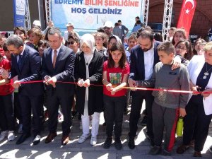 Edremit’te Bilim Şenliği Düzenlendi