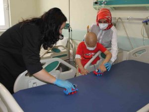 Bursa’da Hasta Çocuklara Moral