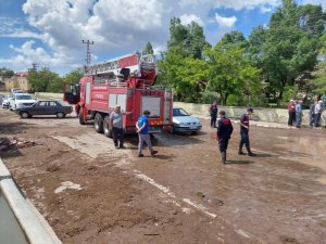 İ̇tfaiye Ekipleri 25 Su Baskınına Müdahale Etti