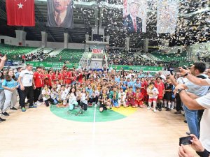 Bursa Büyükşehir Okul Spor Etkinlikleri Coşkuyla Sona Erdi