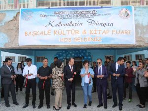 Başkale Tarihinde İlk Kez Kitap Fuarına Ev Sahipliği Yaptı