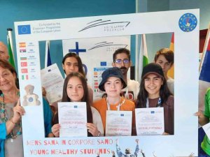 Gediz Atatürk Ortaoklu Erasmus Ekibi İ̇talya’dan Döndü