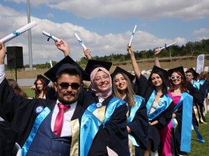 Esogü’de ’2021-2022 Öğretim Yılı Mezuniyet Törenleri’ Başladı