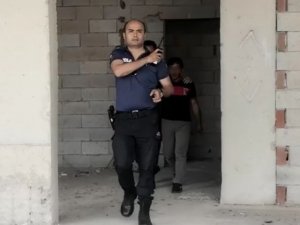 Horasan’da İnşaata Çıkan Genci Polis Ekipleri İkna Etti
