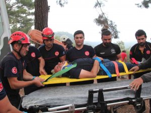 Antalya’da Kayalık Alana Düşen Şahsı Kurtarma Seferberliği
