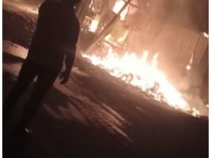 Sultangazi’de İşçilerin Kaldığı Baraka Alev Alev Yandı