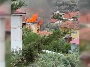 3 Katlı Bina Küle Döndü