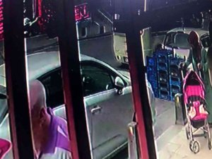 Gaziosmanpaşa’da Bebek Arabası Hırsızlığı Kamerada