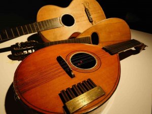 Abd’den Müzik Enstrümanları Müzesi’ne Değerli Bağış