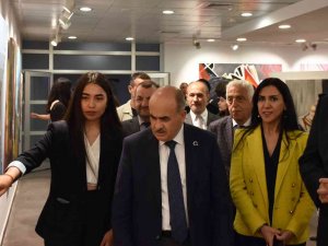 Öğrencilerden Mezuniyet Sergisi