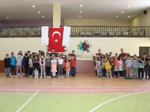 Jandarma Ekipleri, Öğrencilerle Çevre Bilinci İçin Fidan Dikti
