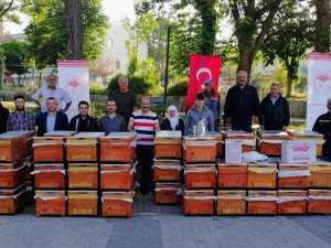 Arılı Kovanlar Sahiplerini Buldu