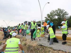 Derince’de Kıyı Ve Deniz Dibi Temizliği Yapıldı