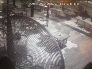 İ̇stanbul’da Kafeteryadaki Korkunç Cinayet Kamerada: Kadın Tuzağa Çekti, Husumetlisi Öldürdü