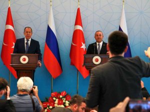 Rusya Dışişleri Bakanı Lavrov: “Tahılların Limanlardan Çıkması İçin Zelenski’nin Sadece Talimat Vermesi Gerekiyor”