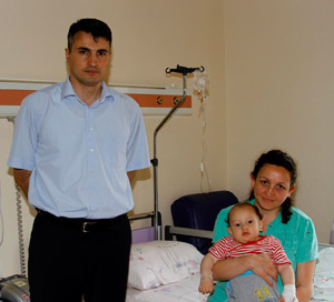 Giresun'dan Rize'ye Ambulans Helikopterle Sevk Edilen 11 Aylık Bebek Rize'de Hayata Tutundu