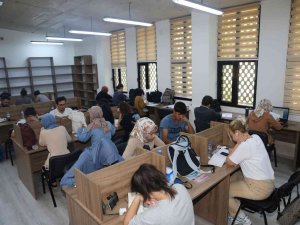 Şanlıurfa’da Öğrenciler Okuma Evlerinde Ders Çalışıyor
