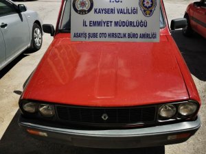 Düz Kontakla Çalınan Aracı Polis Buldu