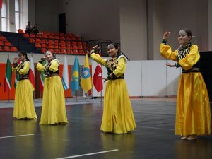 Kastamonu Üniversitesi’nde Bahar Şenlikleri Ve Mezuniyet Törenine Start Verildi