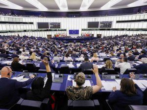 Ap’den 2035 Yılından İtibaren Dizel Ve Benzinli Araçların Satışını Yasaklanmasına Onay