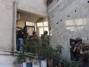 Şanlıurfa’da Eş Zamanlı Uyuşturucu Operasyonu: 28 Gözaltı