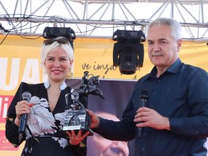 Yazar Ömür Gedik Ve Sinan Yağmur Okurlarıyla Buluştu