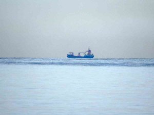 Çanakkale Boğazı’nda Arıza Yapan Gemi Çekildi