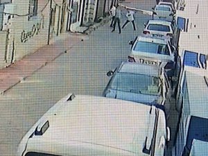 İ̇stanbul’da Polisi Alarma Geçiren Olay: Çocukların Attığı Şişe Kiliseye Düşünce Ortalık Karıştı