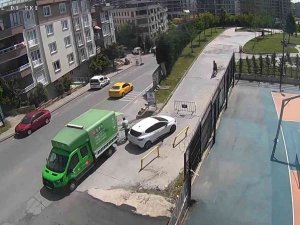 Çekmeköy’deki ‘Park Yapılaşmaya Açılıyor’ Diye Eylem Yaptılar, İ̇bb’nin Kestiği Ağaçları Görmezden Geldiler
