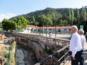Honaz’da Aşırı Yağışın Açtığı Yaraları Büyükşehir Sarıyor