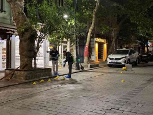 Üsküdar’da Husumetli 2 Grup Birbirlerine Kurşun Yağdırdı: 2 Yaralı