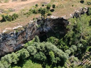 İ̇çi Su Dolu Gizemli Mağara Keşfedilmeyi Bekliyor