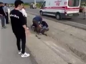 Yolun Karşısına Geçmeye Çalışan Gence Otomobil Çarptı