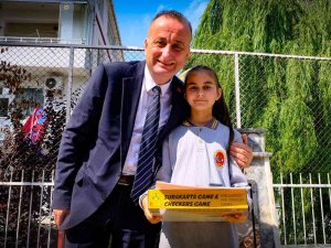 Sinop’ta En Çok Pil Toplayan Öğrencilere Ödül
