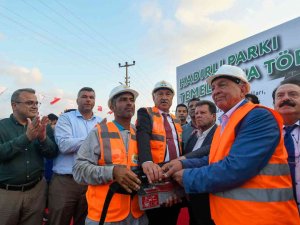 Karalar: "Adana’nın Dört Bir Yanında Halkımıza Hizmeti Artırıyoruz"